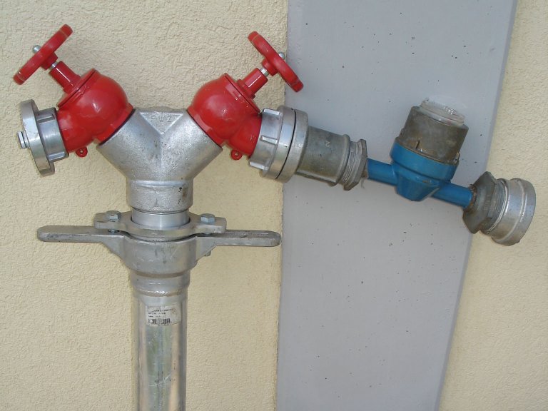 Standrohr mit Wasseruhr